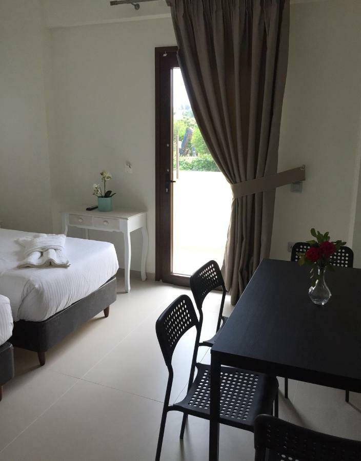 The Little Luxury Apartment Ypsos
